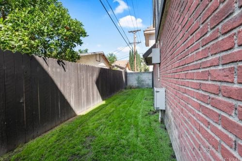 655 Alexander St, Glendale CA  91203-1673 exterior