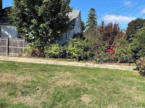 177 Arizona Rd, Babylon NY  11704-2533 exterior