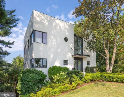 4590 Indian Rock Ter, Washington, DC 20007-2567