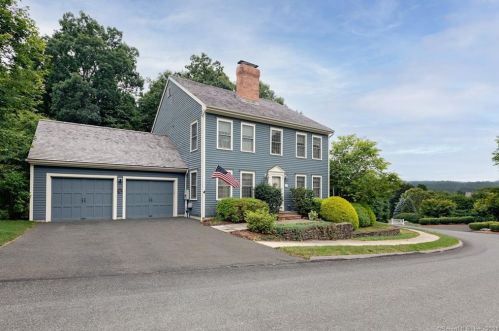 21 Hillview Ln, Woodbury, CT 06798-3928