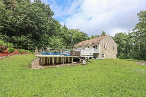 100 Mount Delight Rd, Deerfield NH  03037-1318 exterior