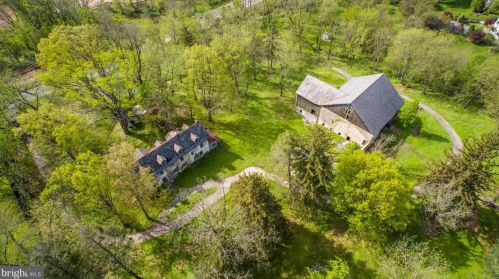 1704 Dreshertown Rd, Dresher PA  19025-1303 exterior