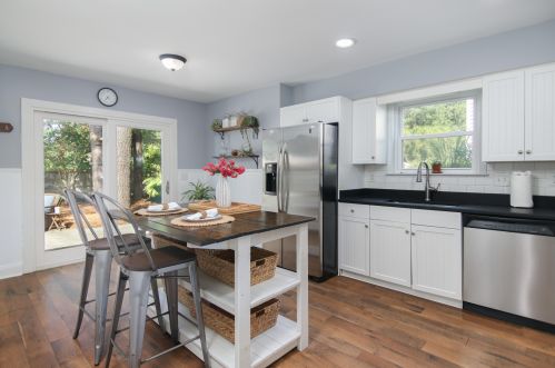 1404 School House Rd, Mount Pleasant SC  29464-3844 exterior