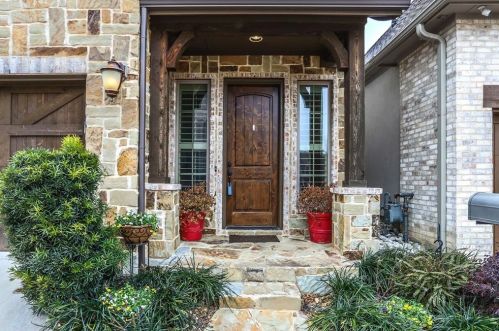 2613 Stoneleigh Cir, Richardson, TX 75080-1675