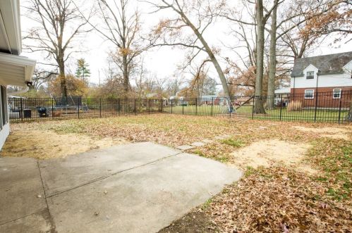 6477 Devonwood Dr, Cincinnati OH 45224-1118 exterior