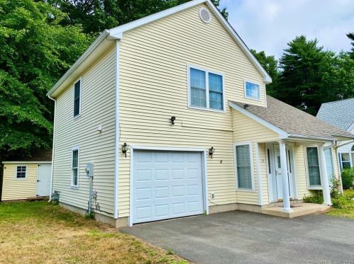 15 Fitch Meadow Ln, Wapping, CT 06074-1018
