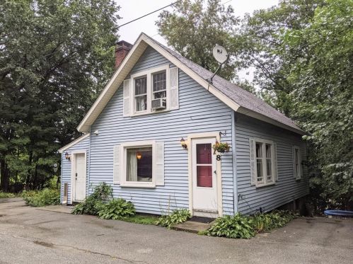 8 Lower School St, New Ipswich, NH 03071-3713