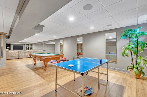 3 Equinox Ln, East Freehold NJ  07728-8652 exterior