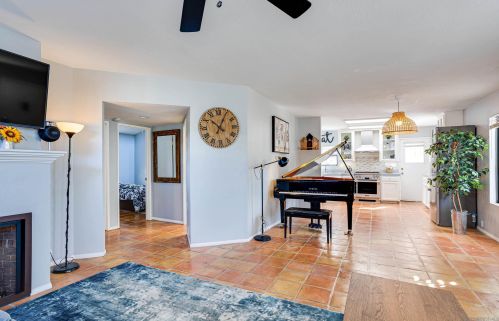 2242 Congress St, San Diego CA 92110-2822 exterior