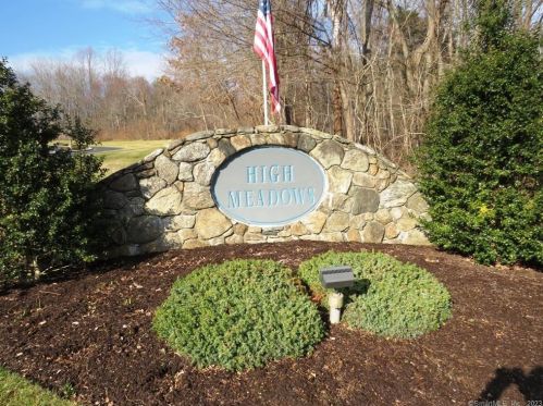 17 Highland Dr, Upper Stepney, CT 06468-1442
