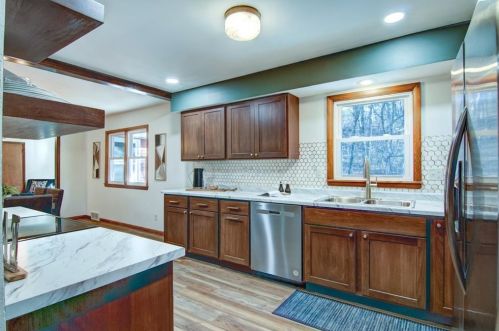 5388 Shore Dr, Eau Claire WI  54703-2073 exterior