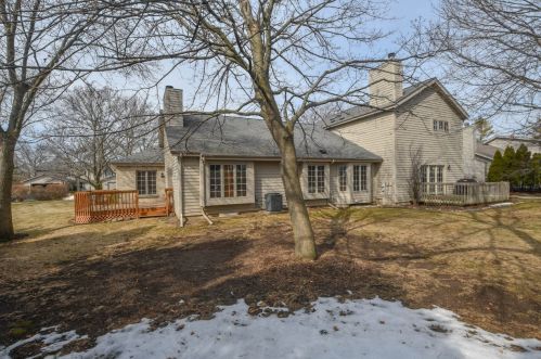 10700 De La Warr Cir, Thiensville, WI 53092-5067