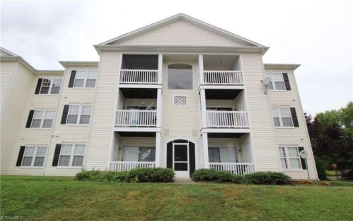 5203 Lambeth Farm Ln, Kernersville NC  27284-2082 exterior