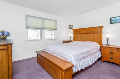 163 Barncroft Rd, Stamford CT 06902-1253 exterior