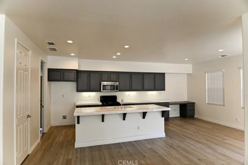 1608 Chamberlin Creek Way, Perris CA  92571-3741 exterior