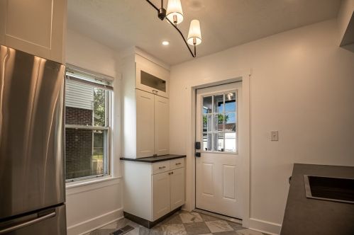 662 Stambaugh Ave, Hermitage PA  16146-4131 exterior