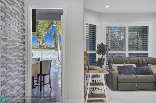 3591 177th Ave, Hollywood FL  33029-1666 exterior