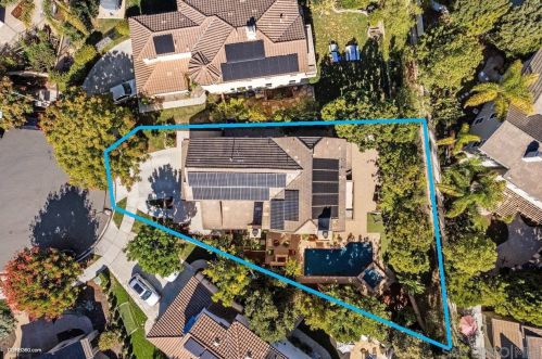10671 Heather Ridge Dr, San Diego, CA 92130-6945