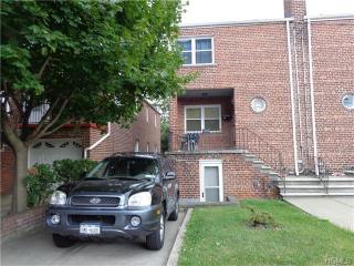 1538 Rhinelander Ave, Bronx, NY 10461-2206