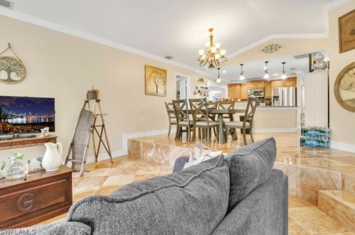 401 Maple Ave, Lehigh Acres FL  33972-4001 exterior