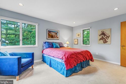 1483 Buck Crk Dr, Yardley PA 19067-4053 exterior