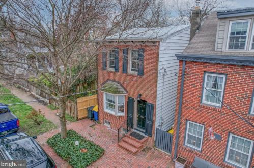 212 2nd St, New Castle, DE 19720-3602