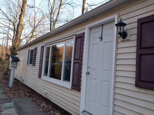 7 Overlook Dr, High Bridge, NJ 08829-2217