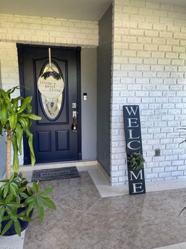 733 David Laird Ln, Lehigh Acres, FL 33974-9776