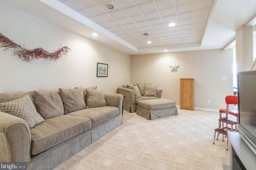 830 Creekview Dr, Blue Bell PA 19422-2729 exterior