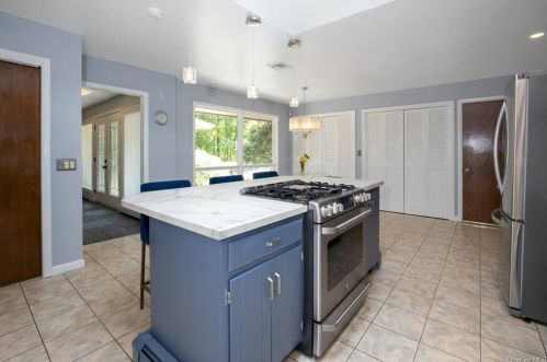 12 Fawn Hl Rd, Tuxedo Park NY  10987-3531 exterior
