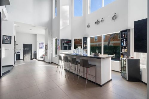 4828 Peninsula Dr, Daytona Beach FL 32127-7203 exterior