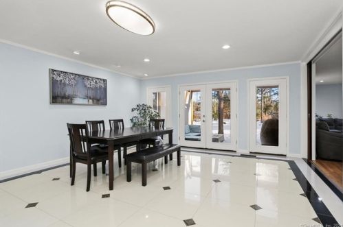 29 Woodley Rd, Stamford, CT 06903-4006
