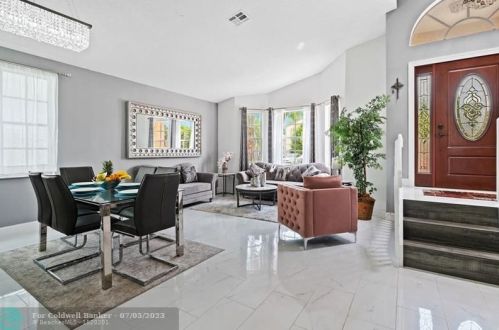 338 152nd Ln, Hollywood, FL 33028-1819
