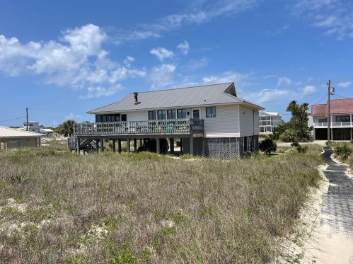 508 Gorrie Dr, Saint George Island FL  32328-2411 exterior