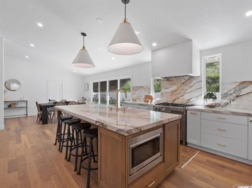 5267 Gould Ave, La Canada CA  91011-2443 exterior