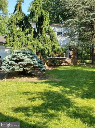 4335 Shoemaker Rd, Huntingdon Valley, PA 19006-1711