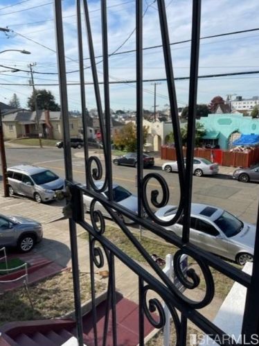 2014 16th Ave, Oakland, CA 94606-4016