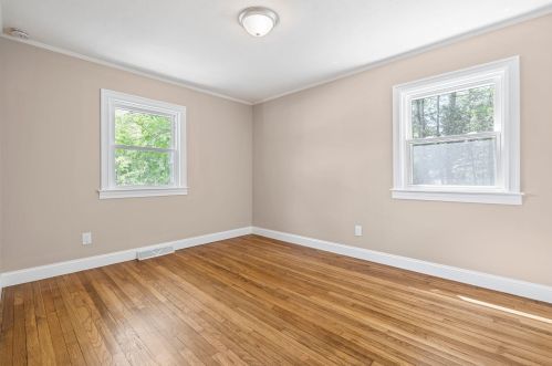 429 Main St, Danville NH  03819-3135 exterior