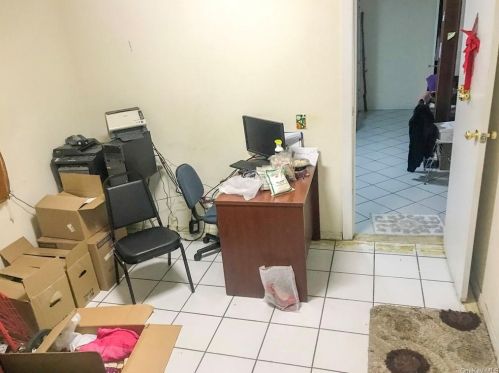 1847 Barnes Ave, Bronx NY  10462-3607 exterior