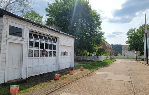 271 14th St, Ambridge PA 15003-4202 exterior