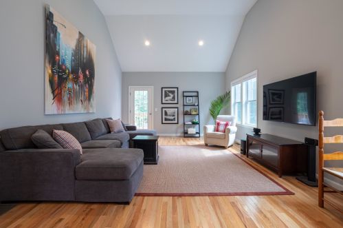 51 Picnic Rock Dr, Dover NH  03820-4709 exterior