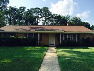 26 Fairway Dr, Tuscaloosa, AL 35405-1935
