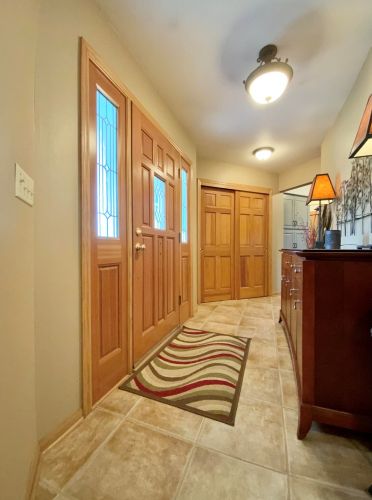 1455 Morgan Rd, Oconomowoc, WI 53066-9138