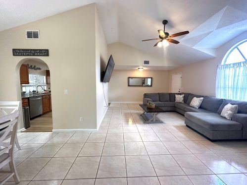 2062 Floresta Dr, Fort Pierce FL  34984-4706 exterior
