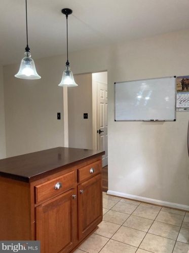 303 Orchard Cir, Hamilton VA  20158-9700 exterior