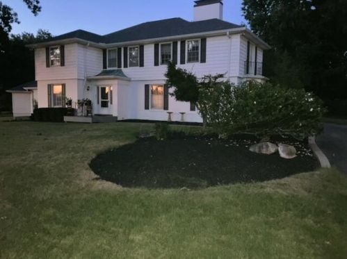411 Coventry Cir, Zanesville, OH 43701-1955