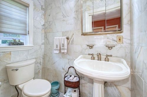 282 Ridgeway, White Plains NY  10605-4113 exterior