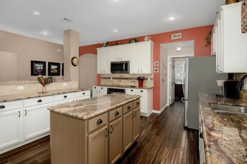 4217 Tiffany Dr, Lewisville TX  75022-0951 exterior
