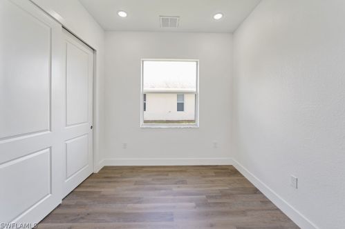 409 6th Ter, Cape Coral FL  33990-1529 exterior