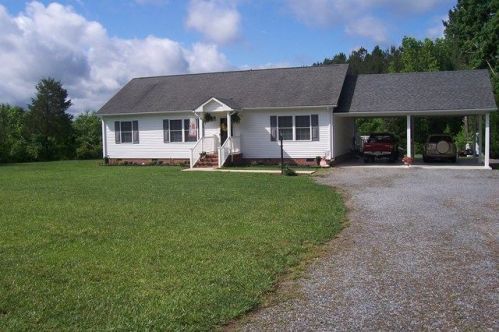 1010 Wilson Rd, Black Ridge, VA 23950-1656